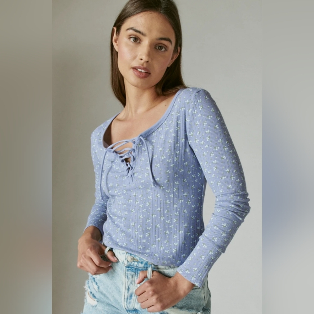 Lucky Brand Women's Lavender Floral Lace-Up Long Sleeve Top